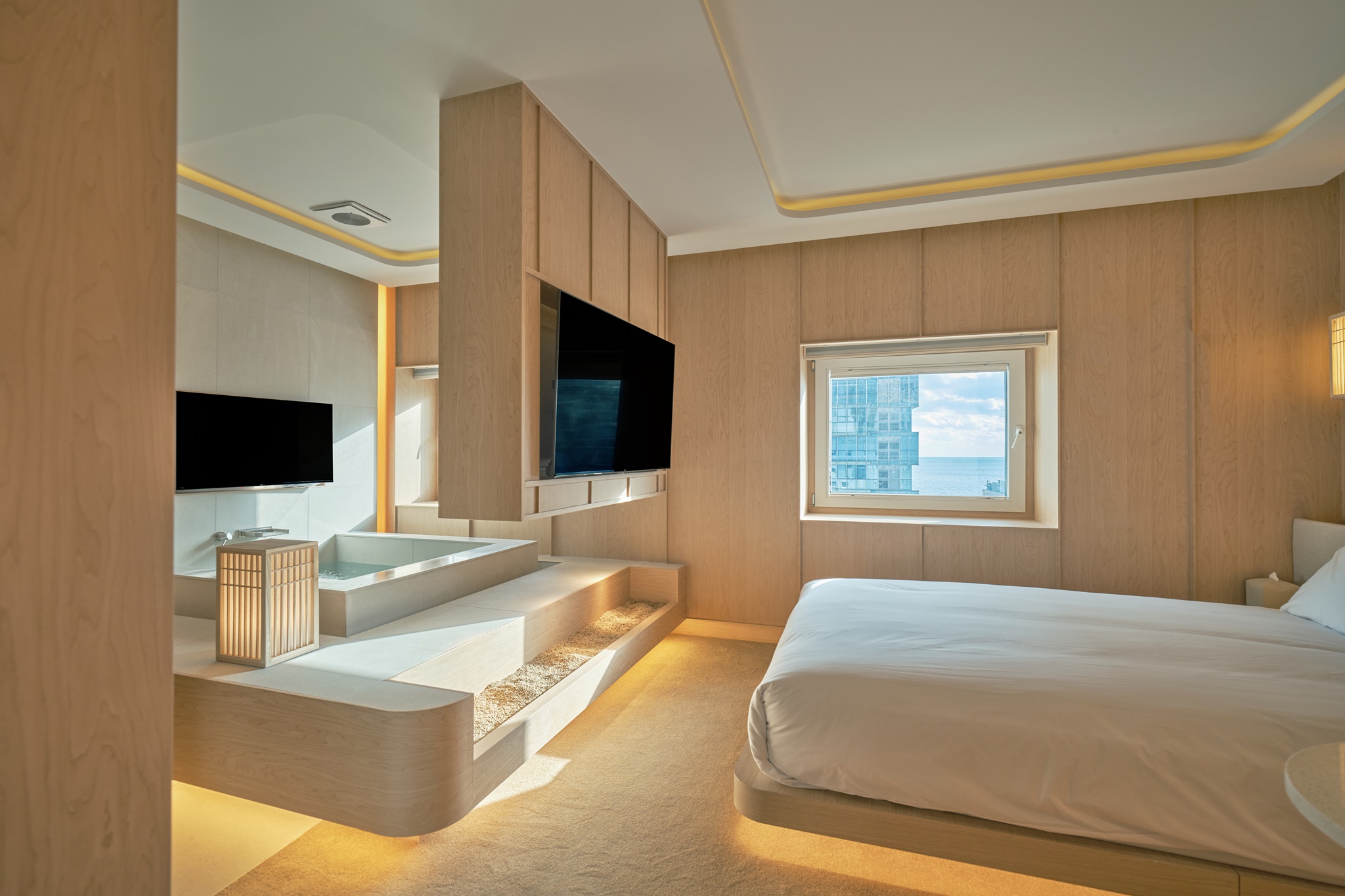 스탠다드 더블 스파룸 → 디럭스 더블 스파룸-랜덤배정(NOL특가★룸 UP+잭다니엘 하이볼 룸서비스+베스밤 1개)