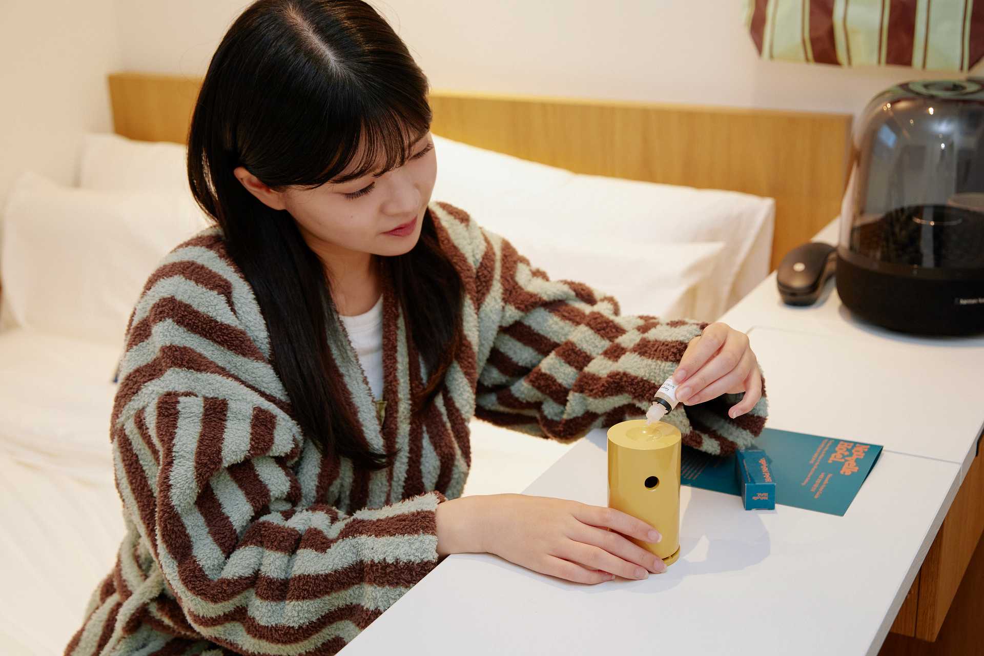 room detail thumbnail 2