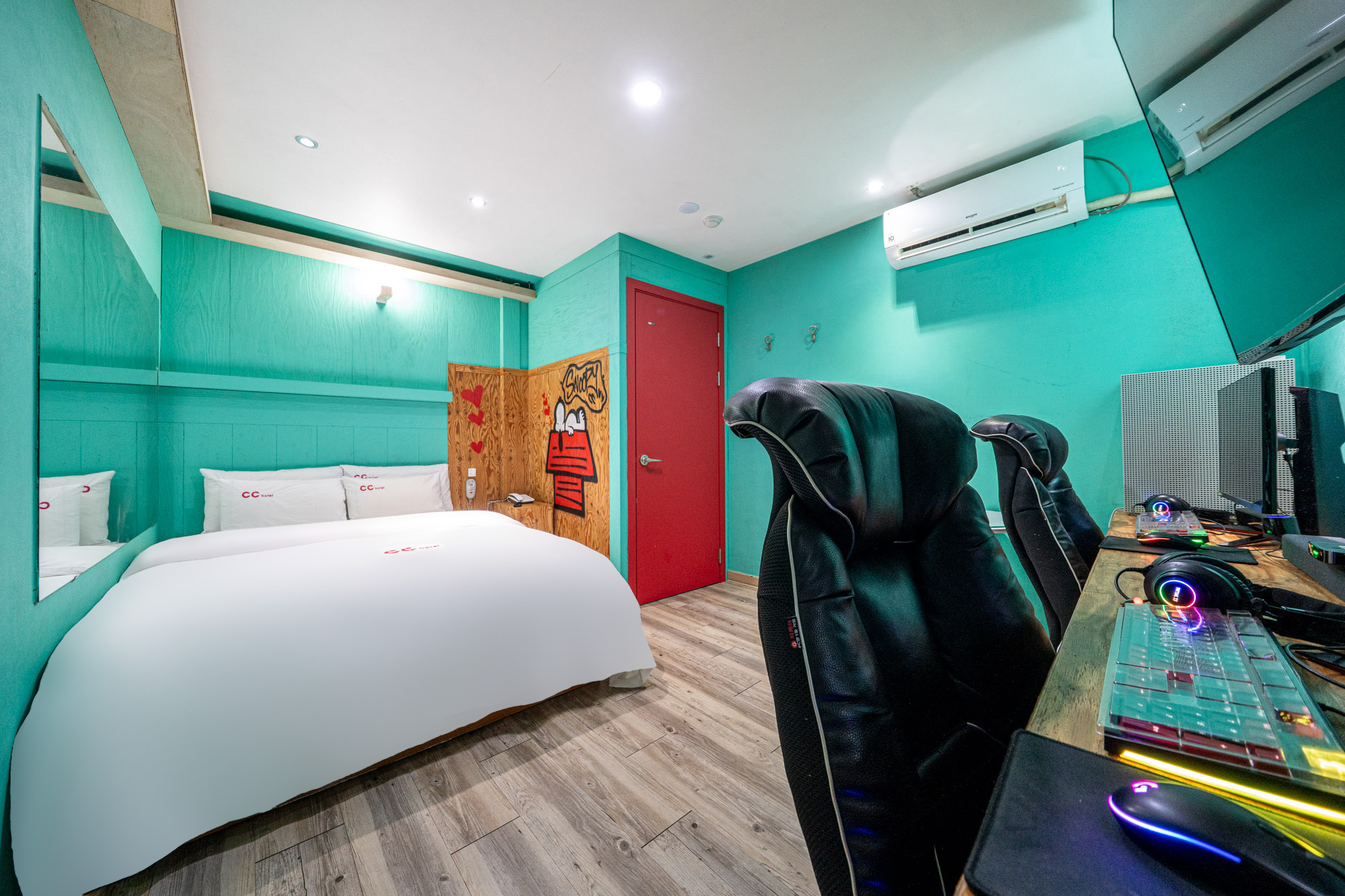 room detail thumbnail 1