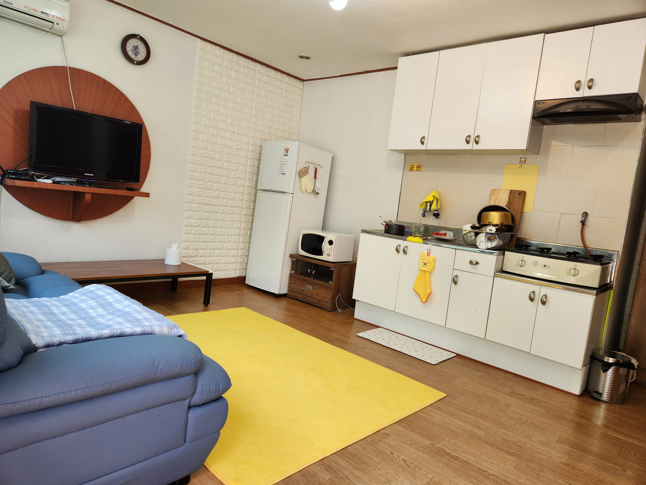 room detail thumbnail 0