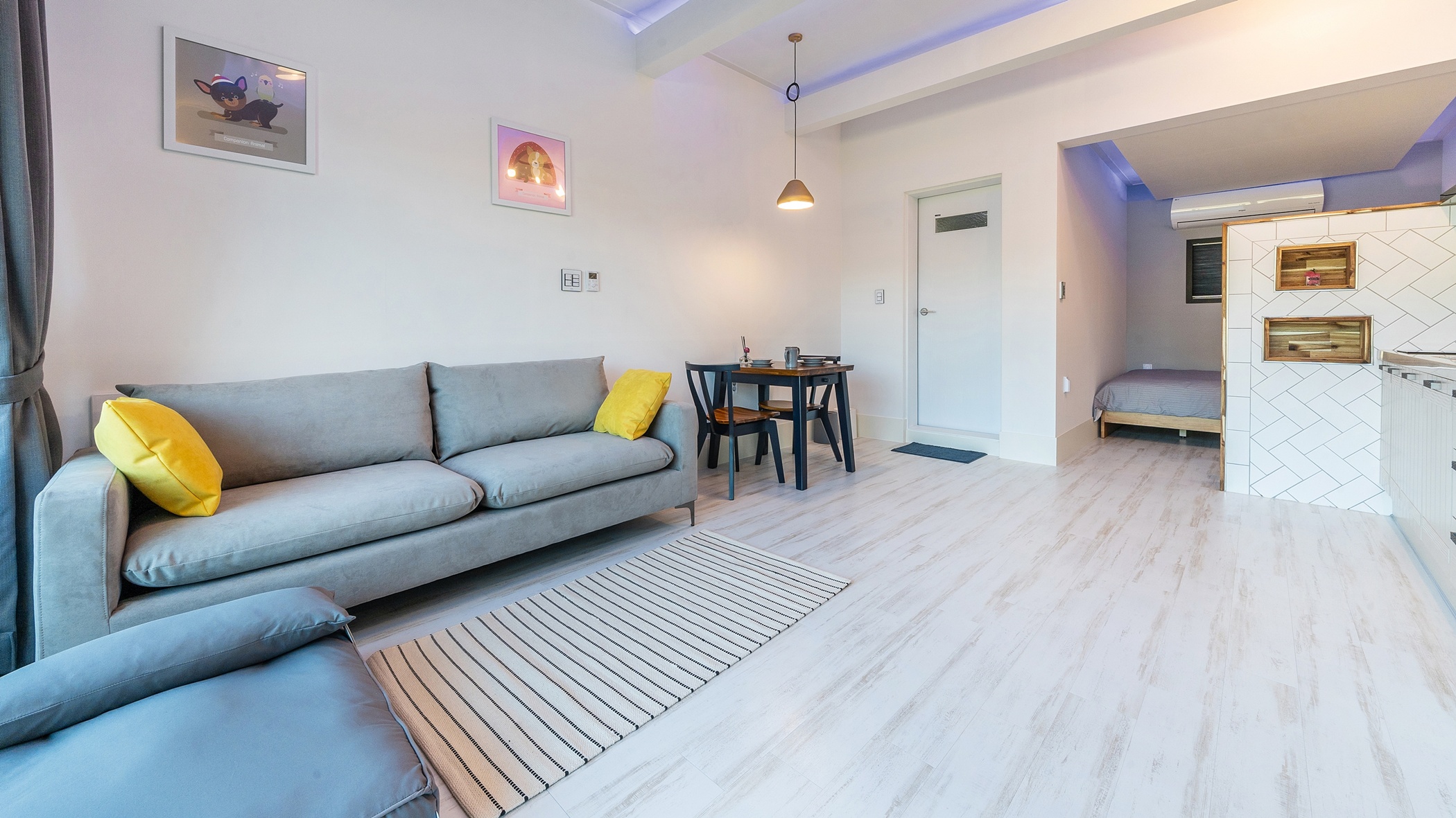 room detail thumbnail 1