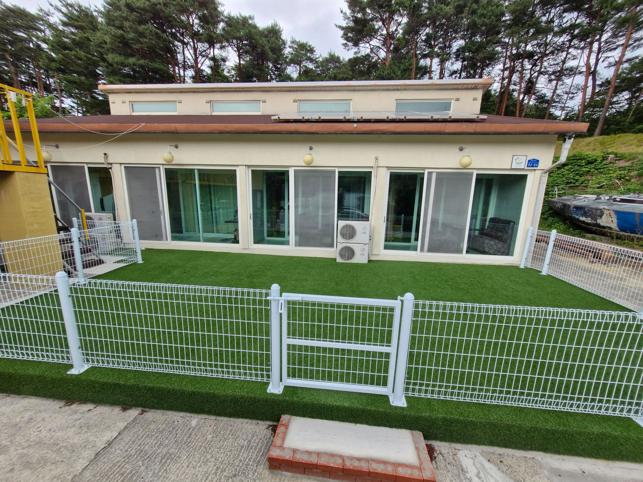 https://yaimg.yanolja.com/v5/2025/07/15/03/6875c758572481.96433937.jpg