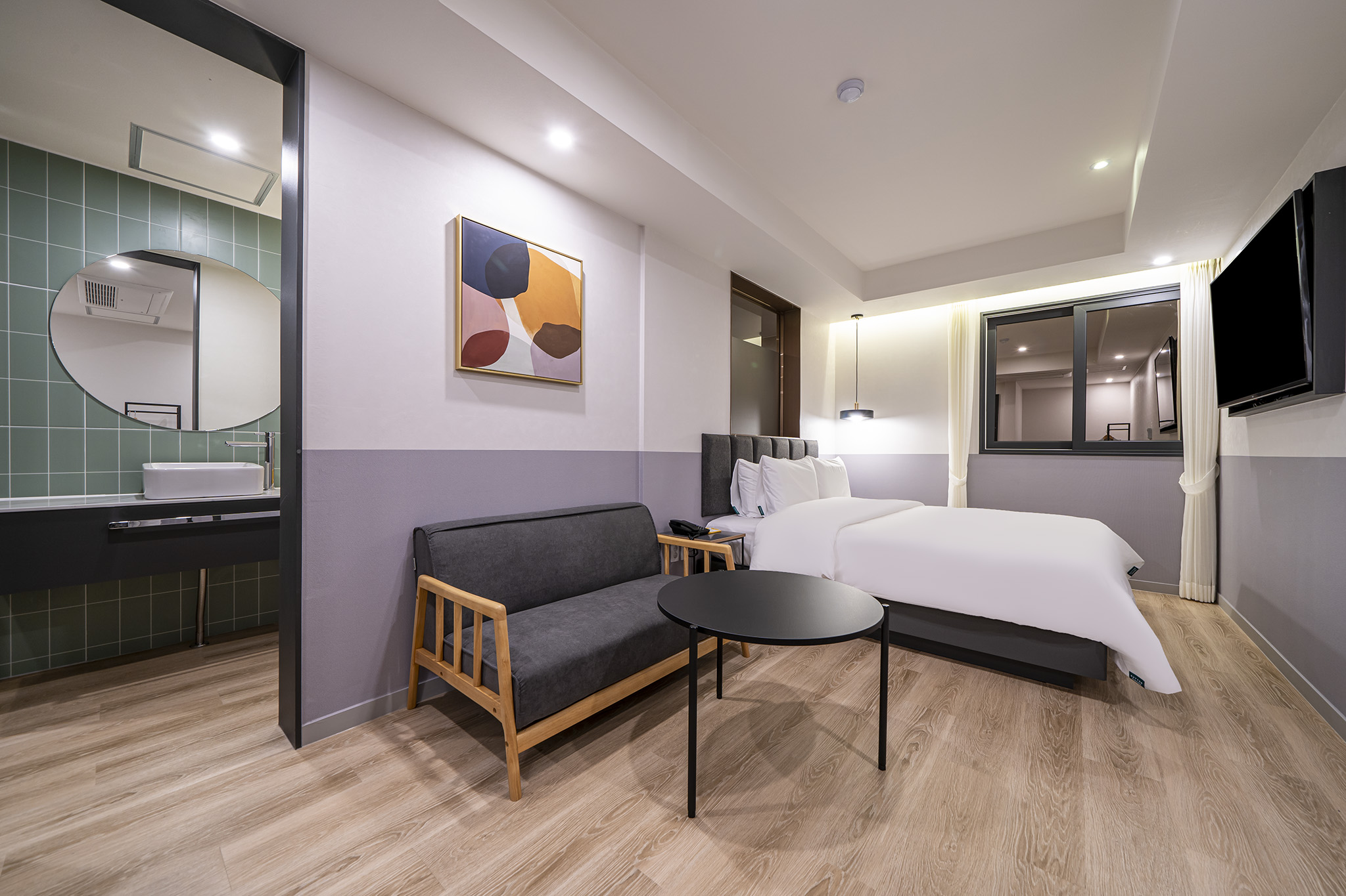 room detail thumbnail 2