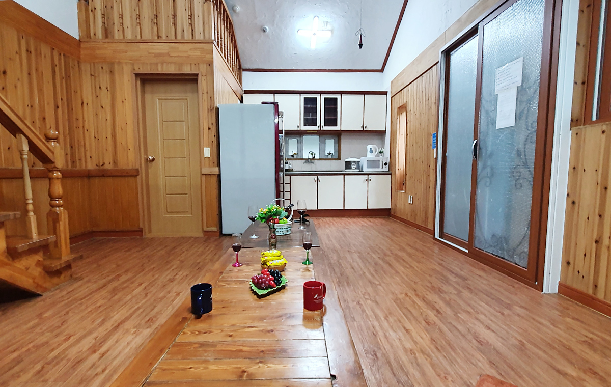 https://yaimg.yanolja.com/v5/2025/07/18/07/6879f1e82abb67.40349564.jpg