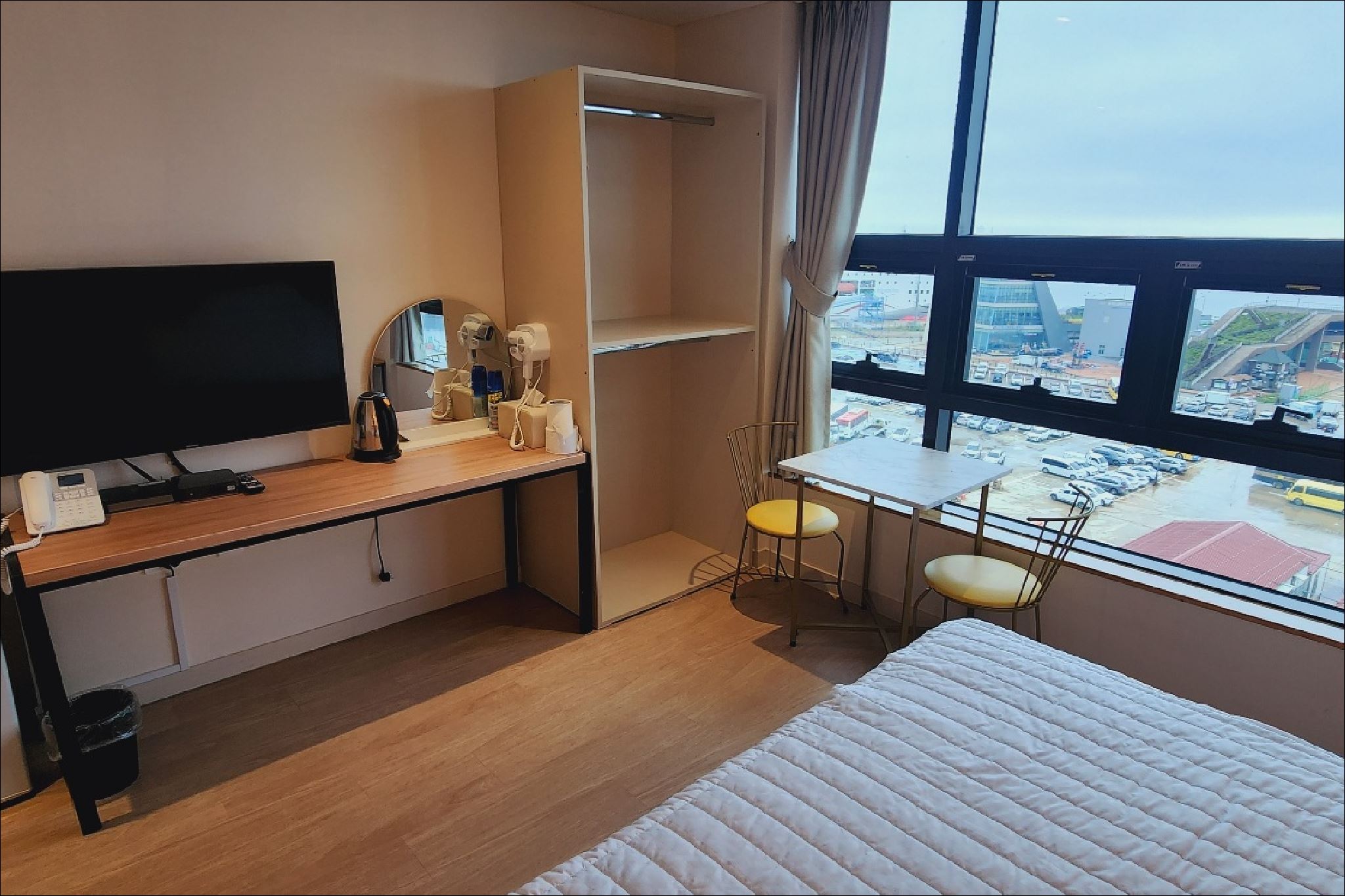 room detail thumbnail 0