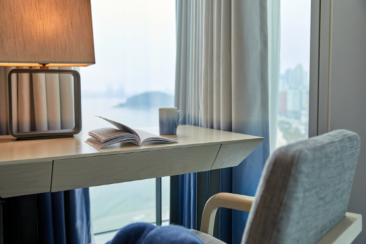 room detail thumbnail 2