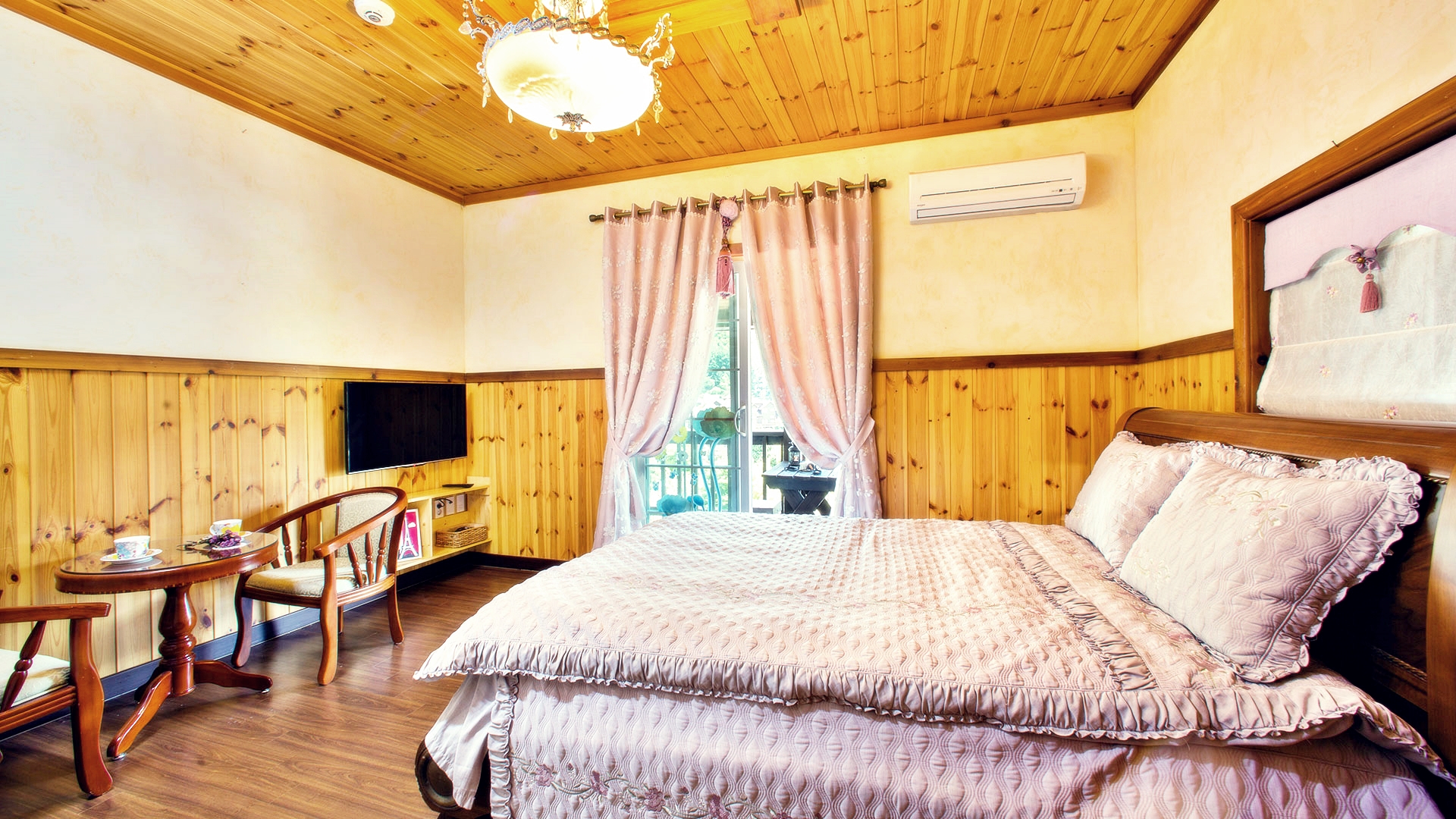 room detail thumbnail 0