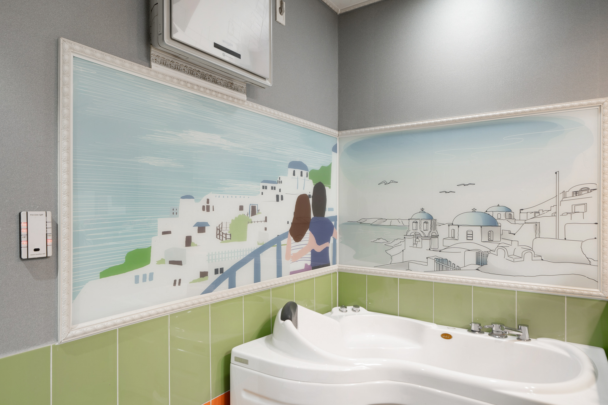 room detail thumbnail 2