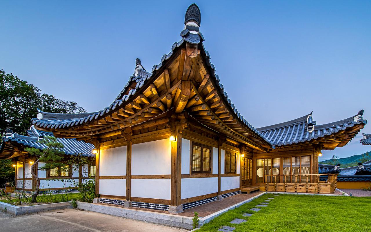 Sopunghun hanok unit — 25-pyeong traditional Korean house