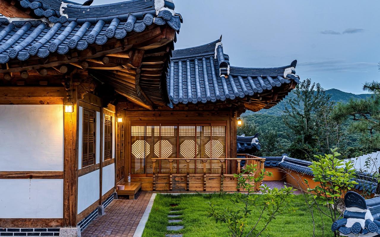 Gyeonwujae pet-friendly hanok unit — 25-pyeong