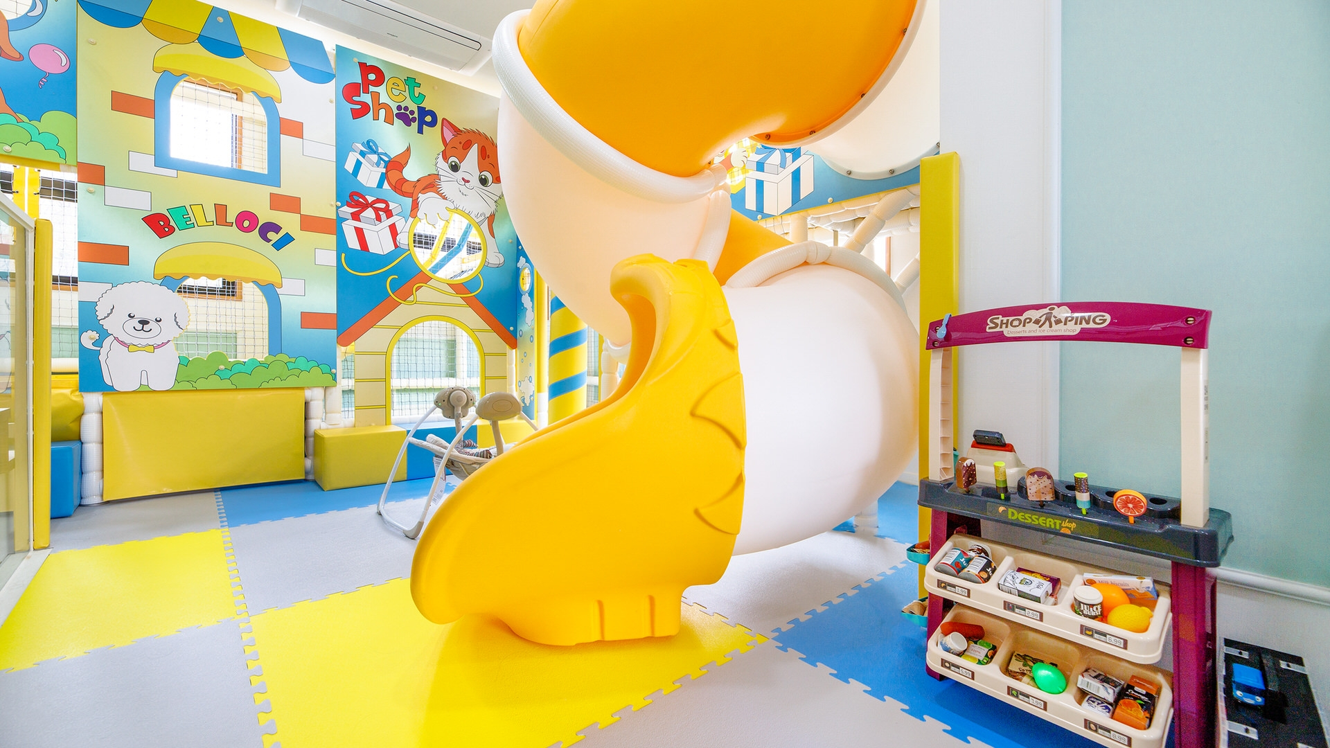 room detail thumbnail 1