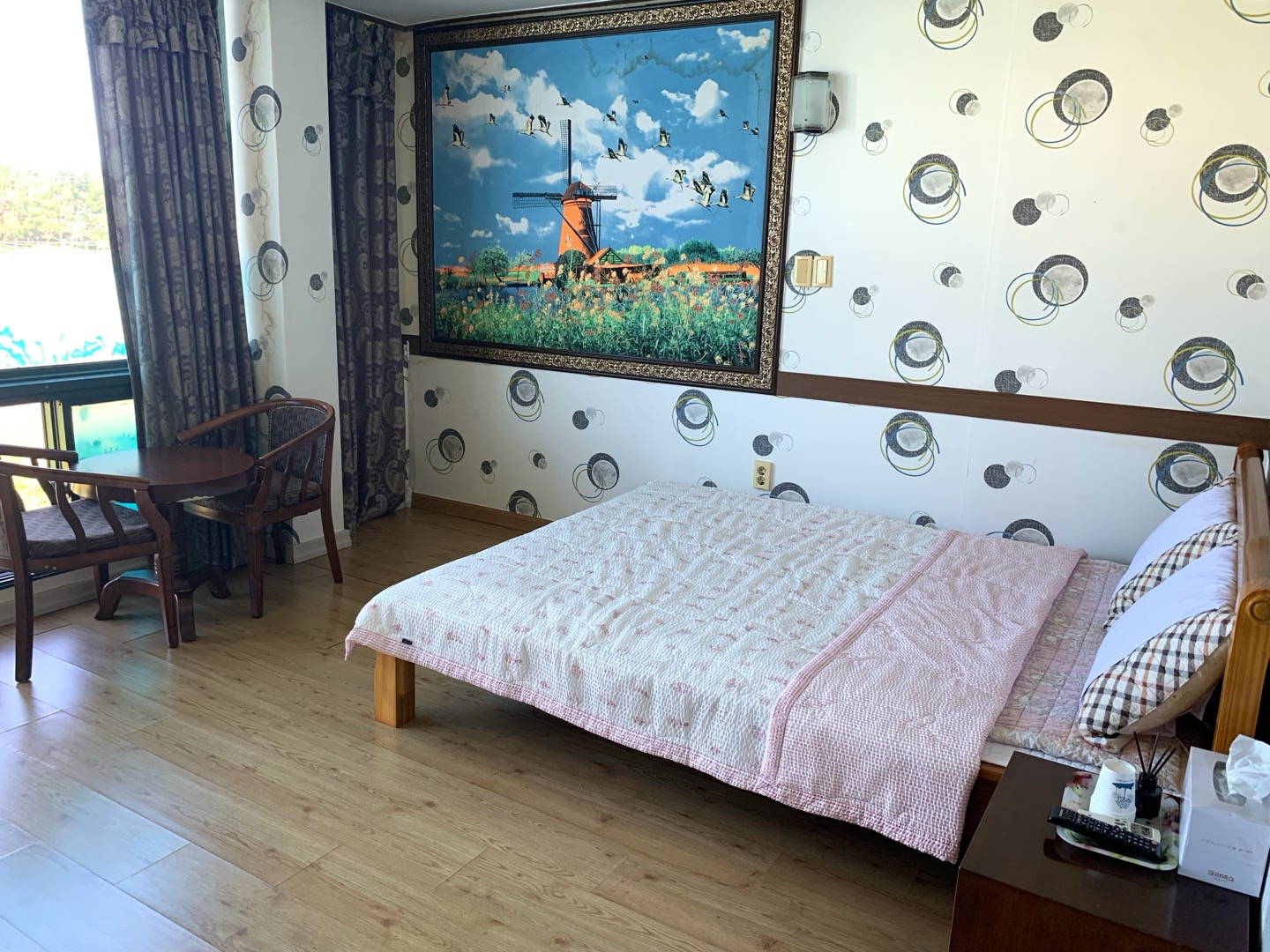 room detail thumbnail 0