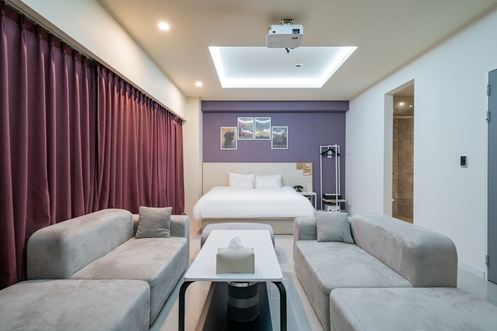 room detail thumbnail 1