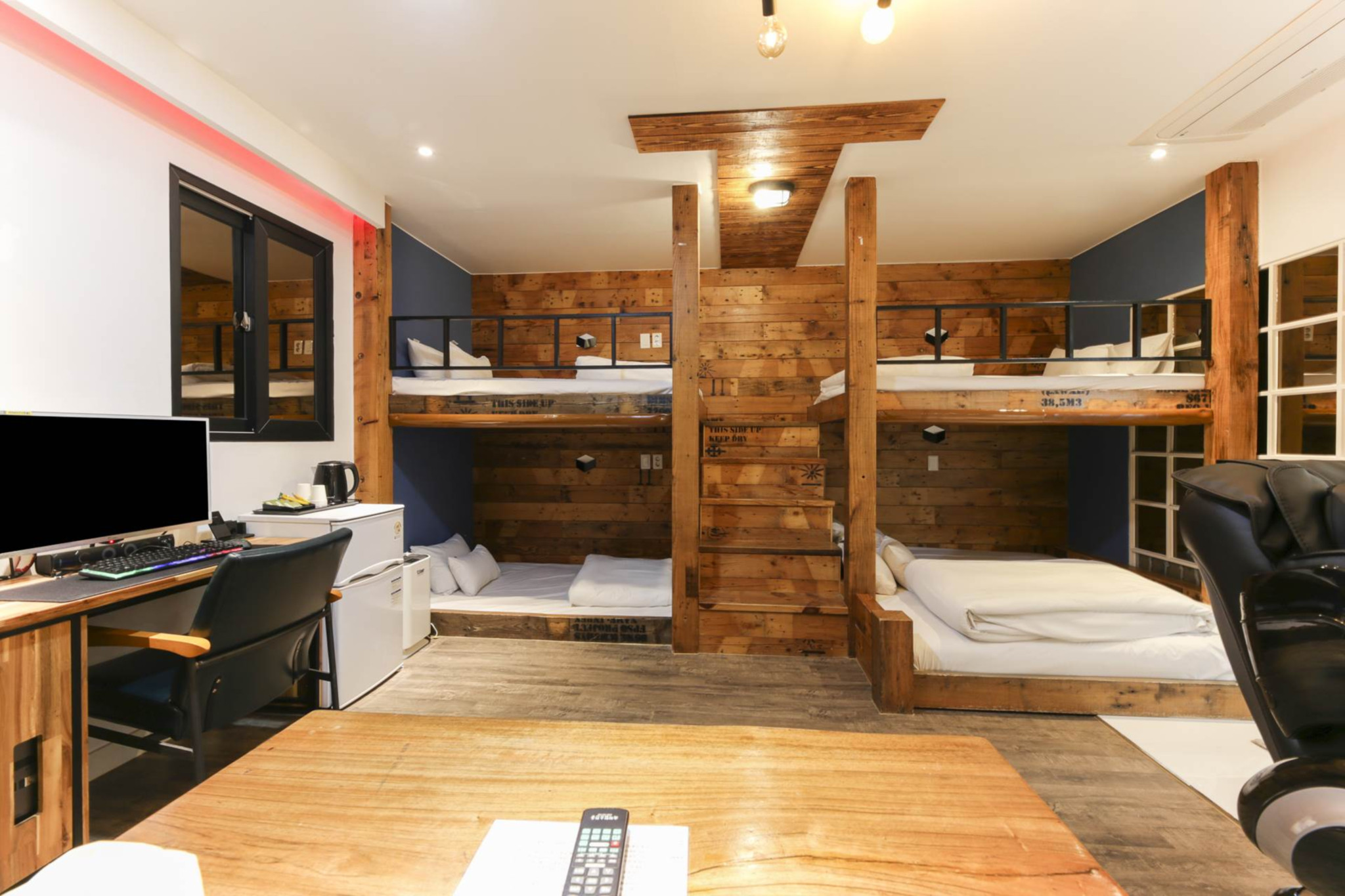 room detail thumbnail 2