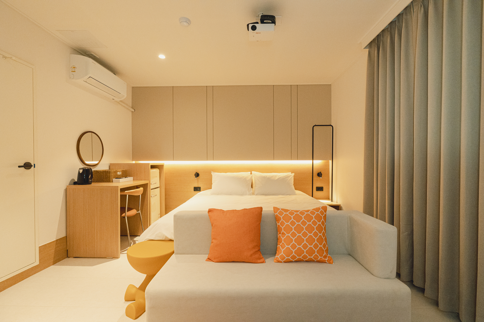 room detail thumbnail 0