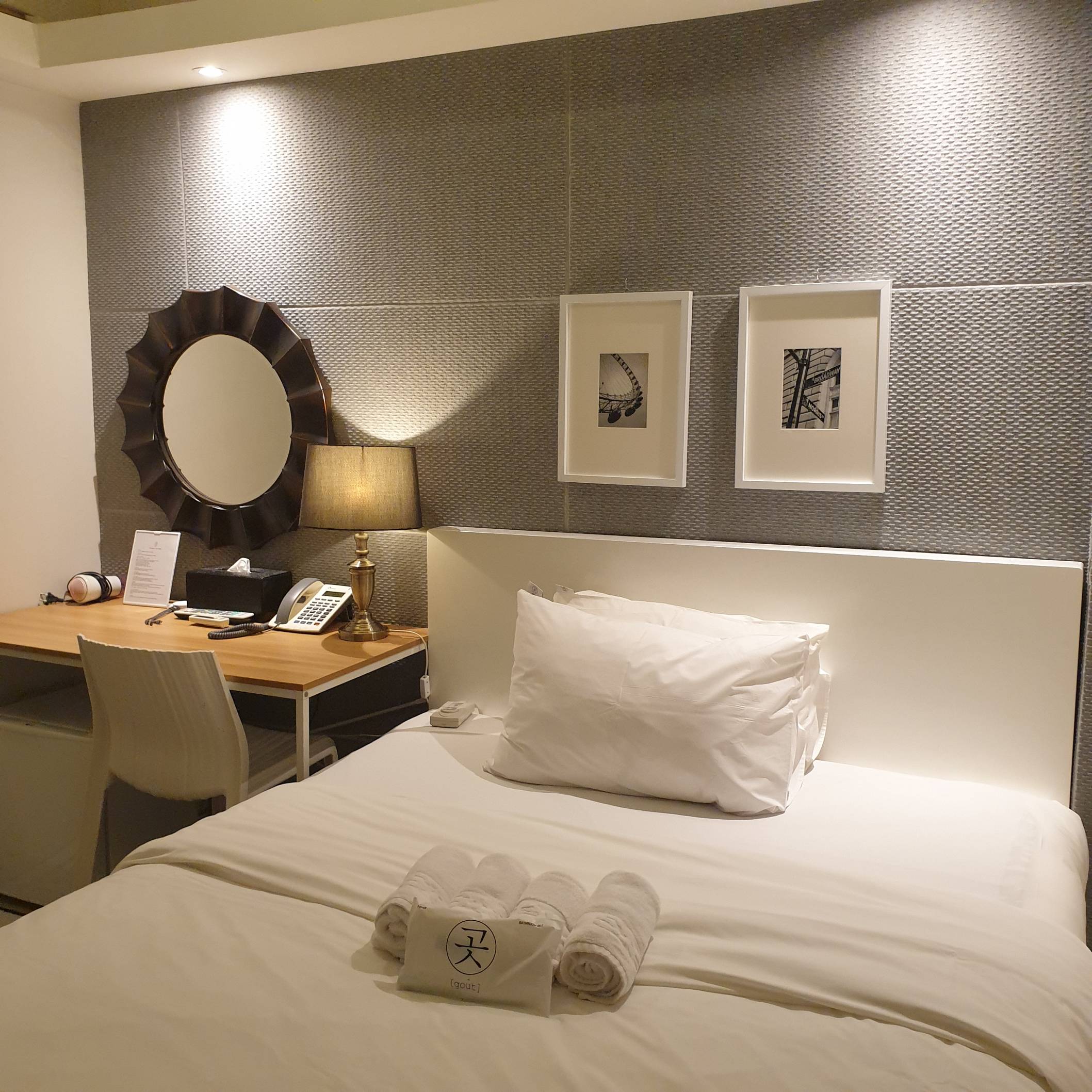 room detail thumbnail 0