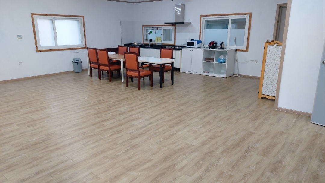 https://yaimg.yanolja.com/v5/2025/08/05/02/68916d139045b2.98066157.jpg