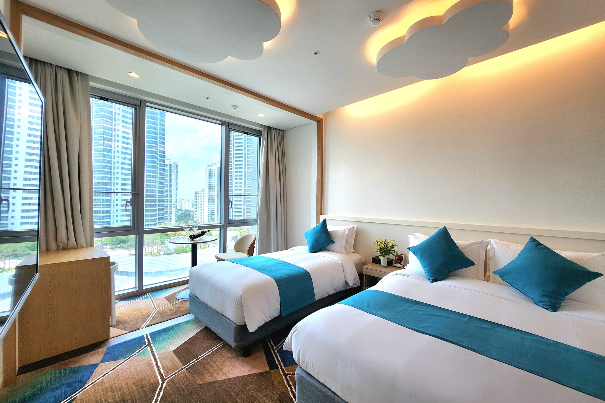 room detail thumbnail 1