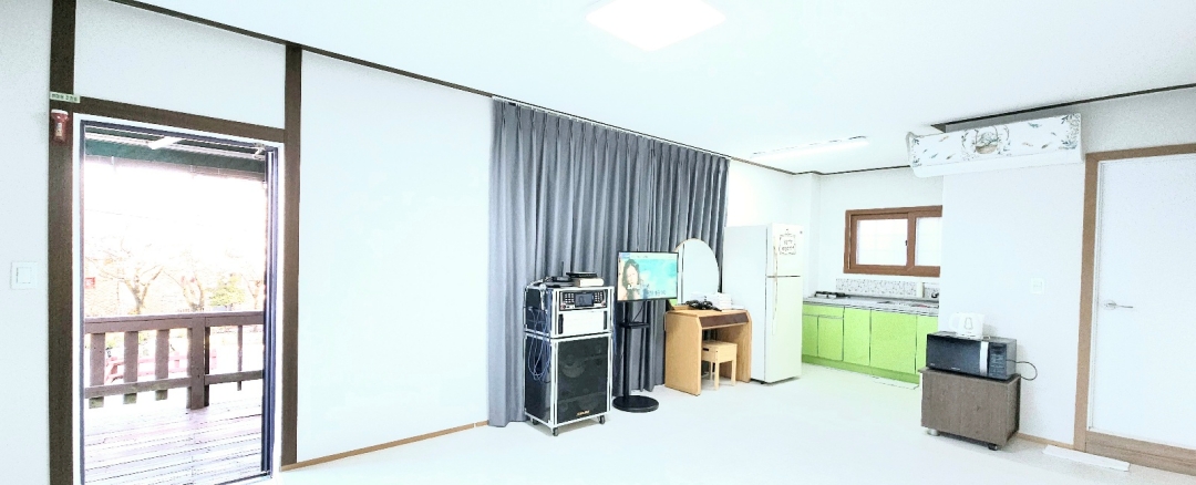 마린(노래방기기, 객실 앞 개별 바베큐)