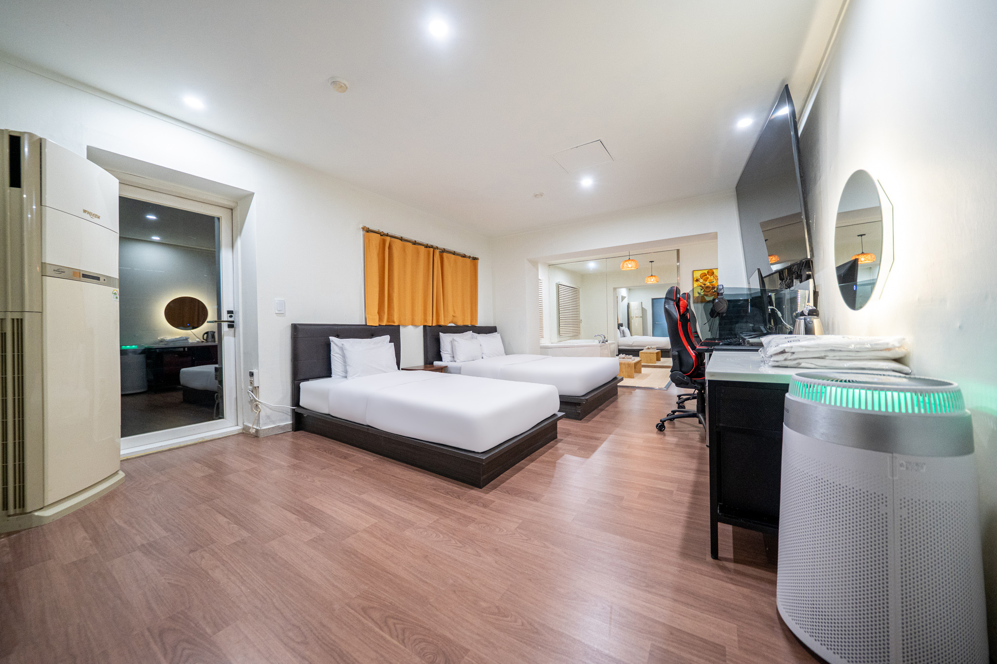room detail thumbnail 0