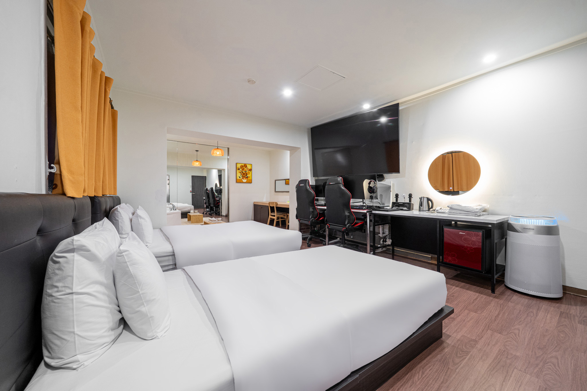 room detail thumbnail 1