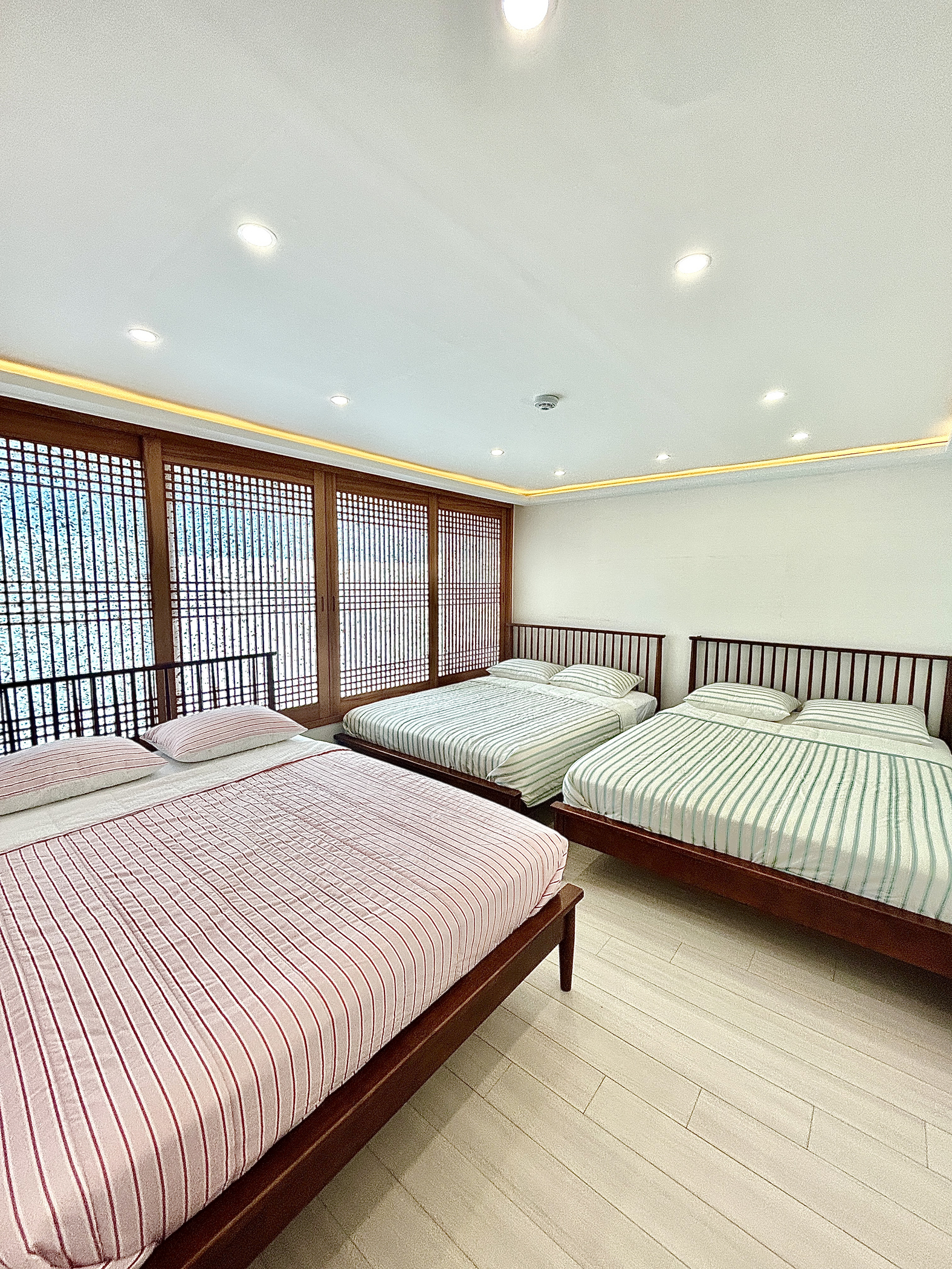 MOGASTAY 501 단체룸 200인치 빔프로젝터