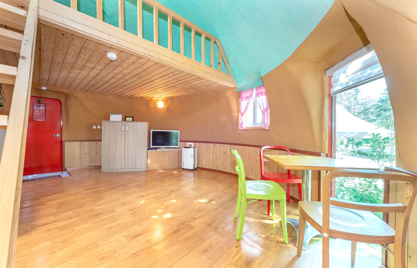 room detail thumbnail 0