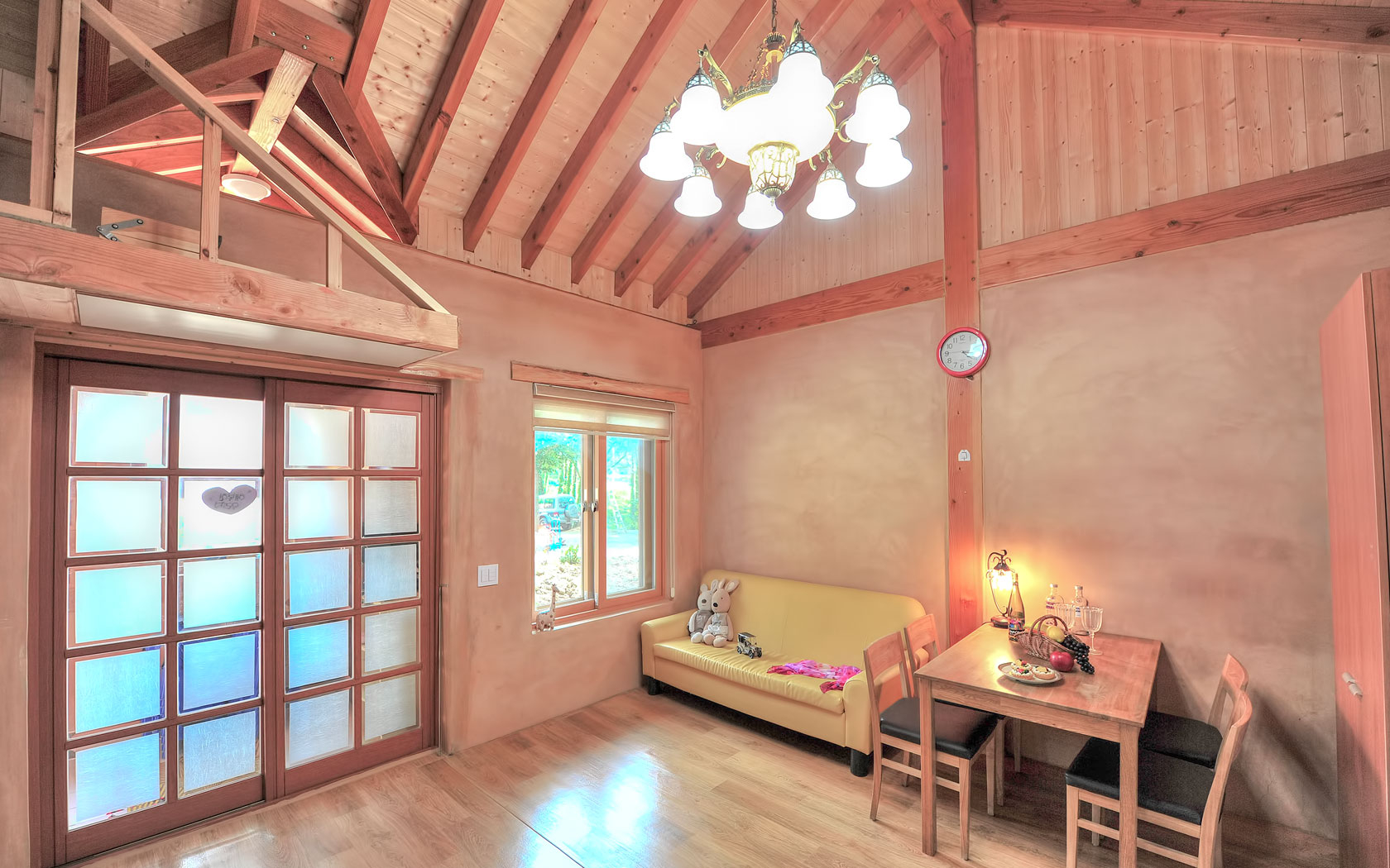 room detail thumbnail 1