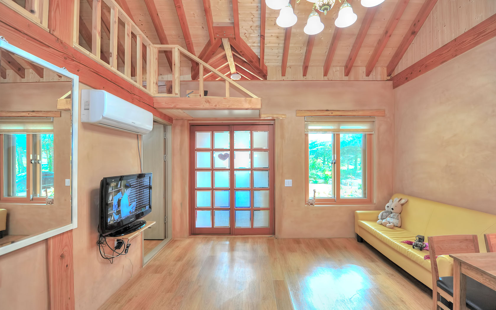 room detail thumbnail 2