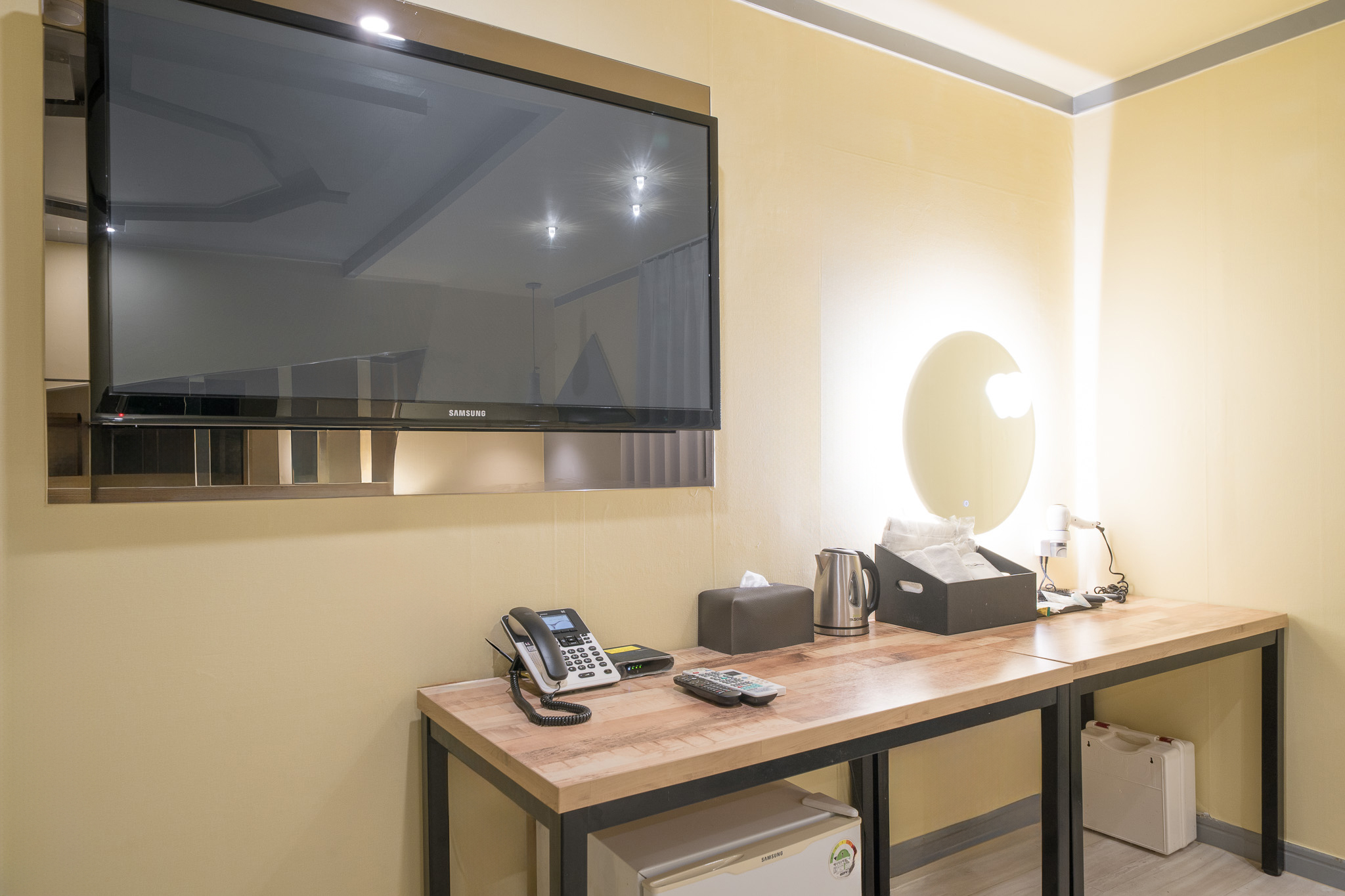 room detail thumbnail 2