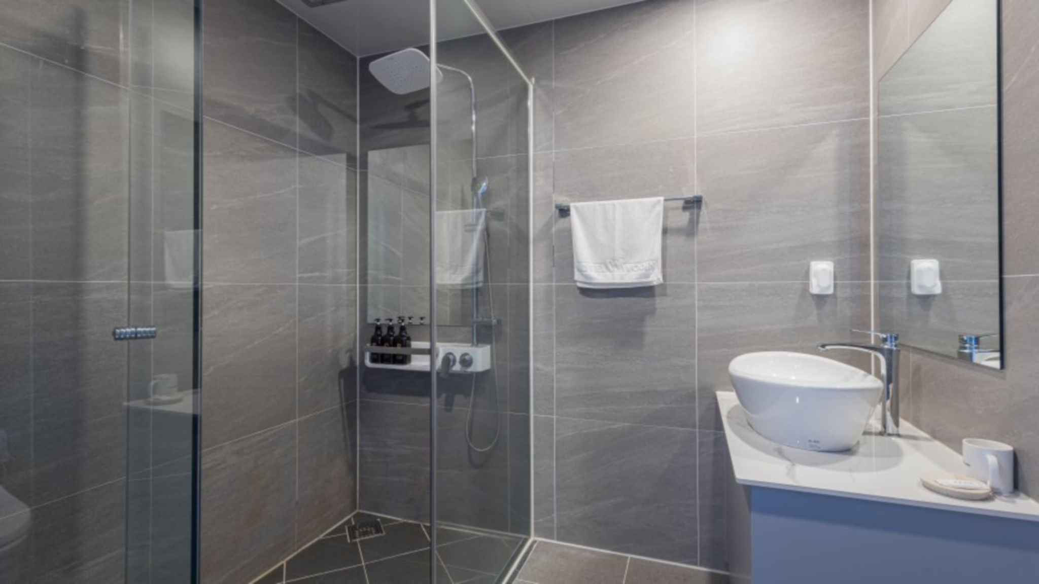 https://yaimg.yanolja.com/v5/2025/08/12/07/689aed68339177.10294026.jpg