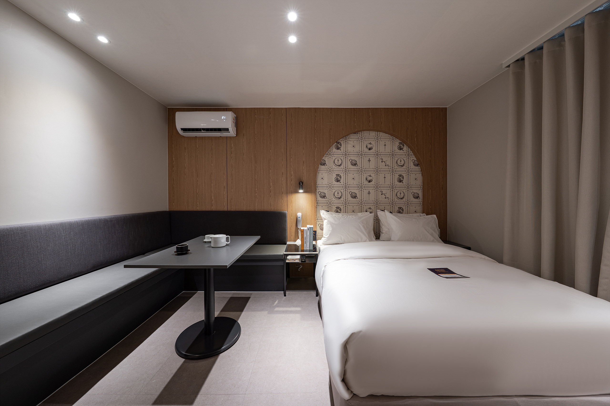 room detail thumbnail 1