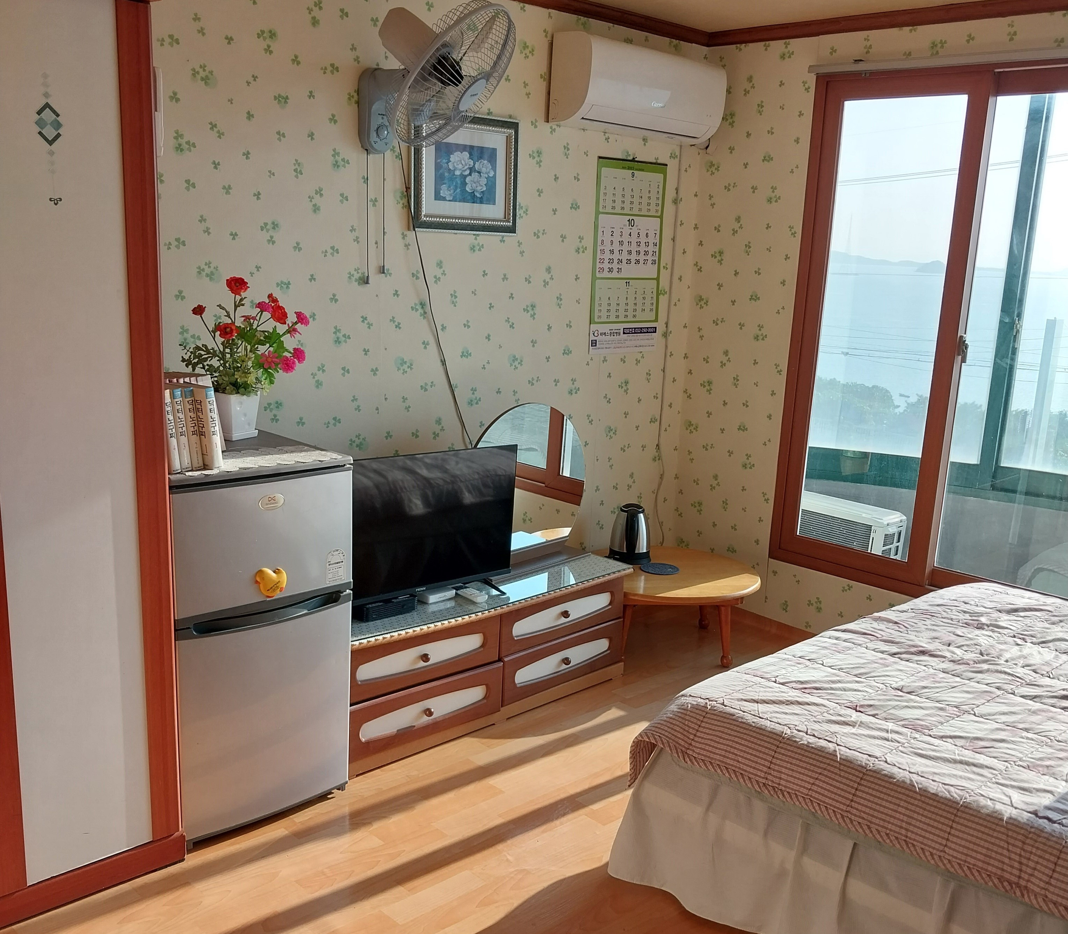 room detail thumbnail 0