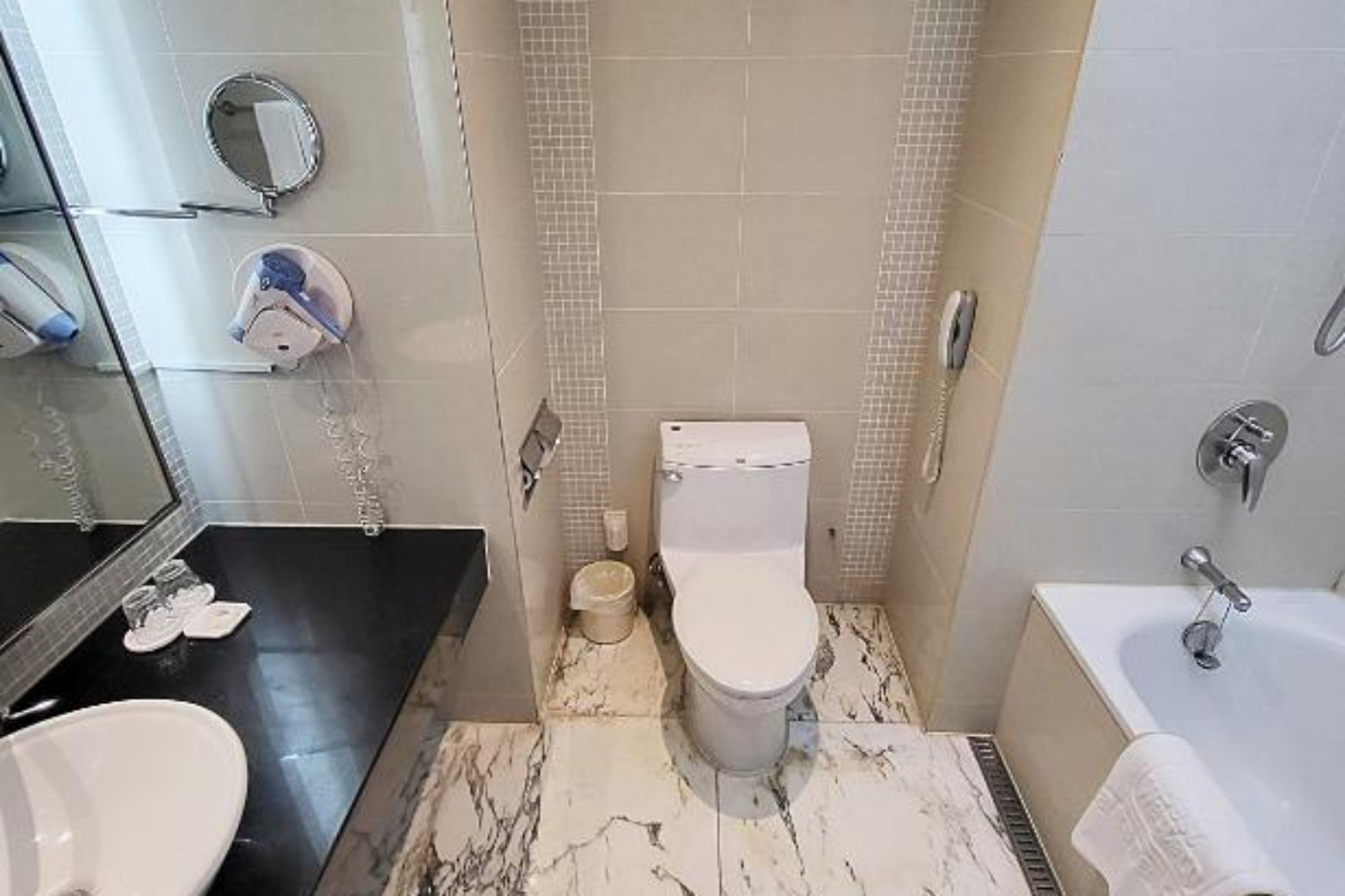 https://yaimg.yanolja.com/v5/2025/08/20/07/68a5774f71bb43.71674672.jpg