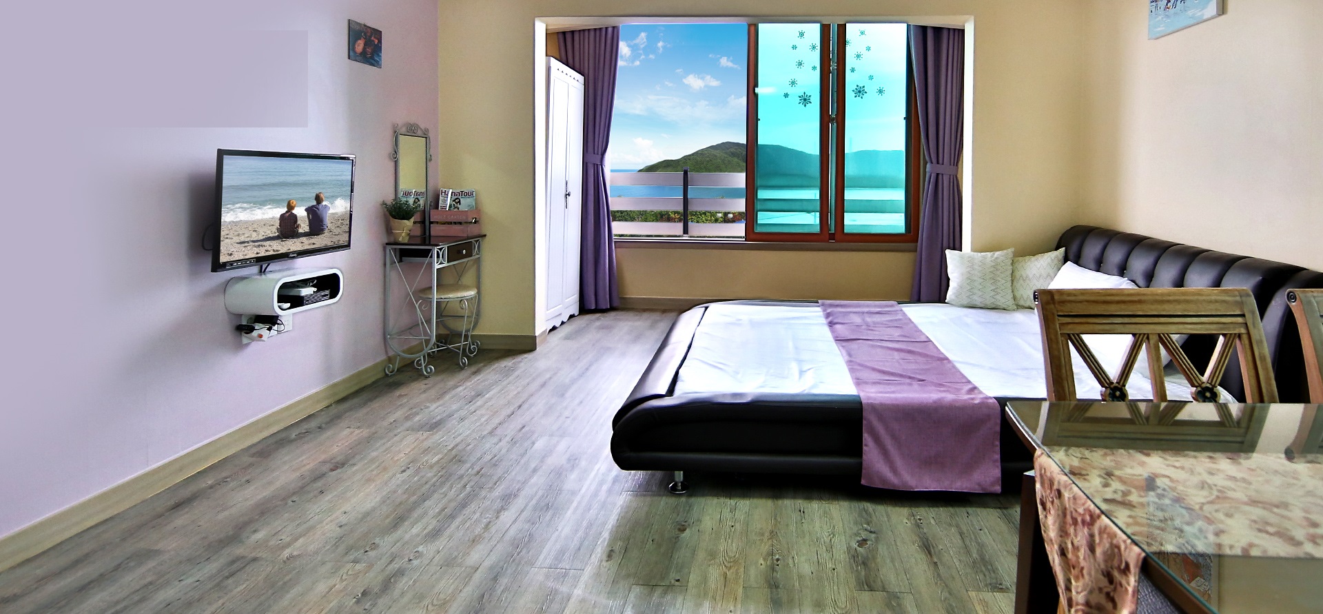 room detail thumbnail 1