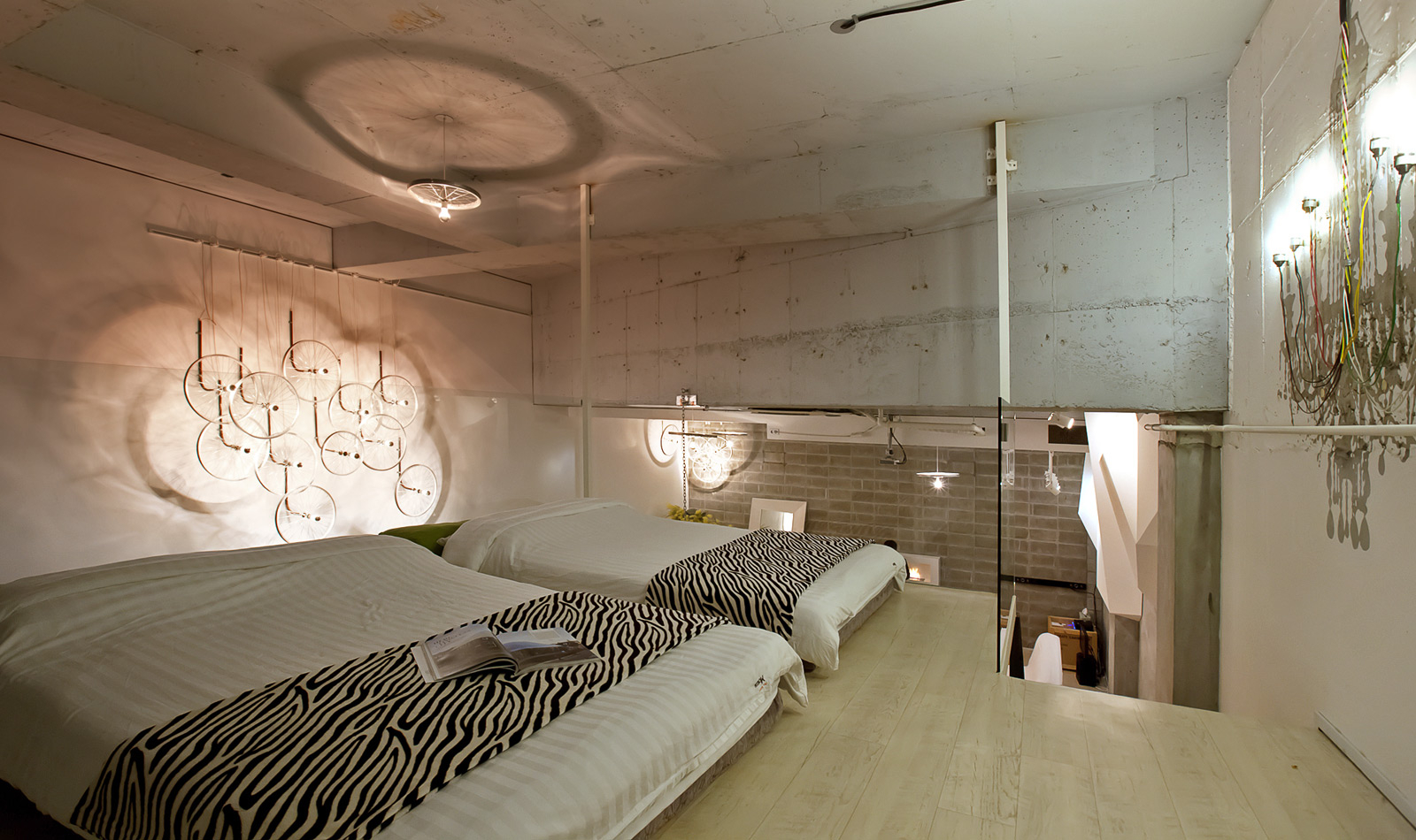 room detail thumbnail 1