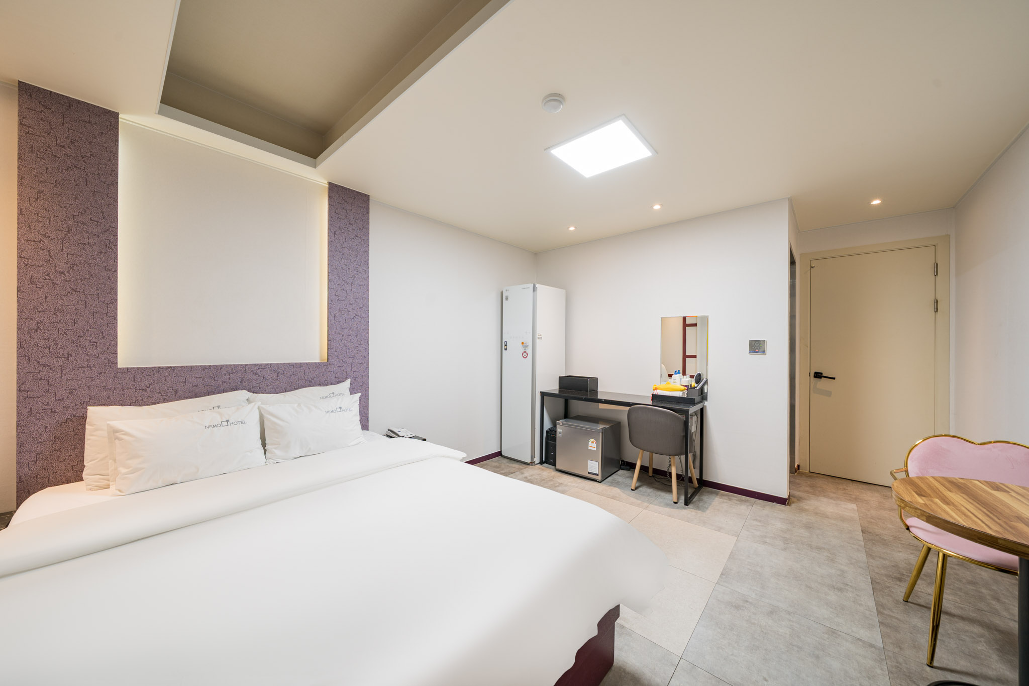 room detail thumbnail 1