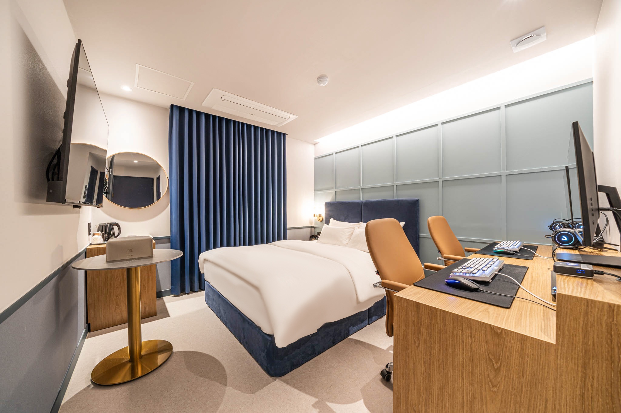 room detail thumbnail 0