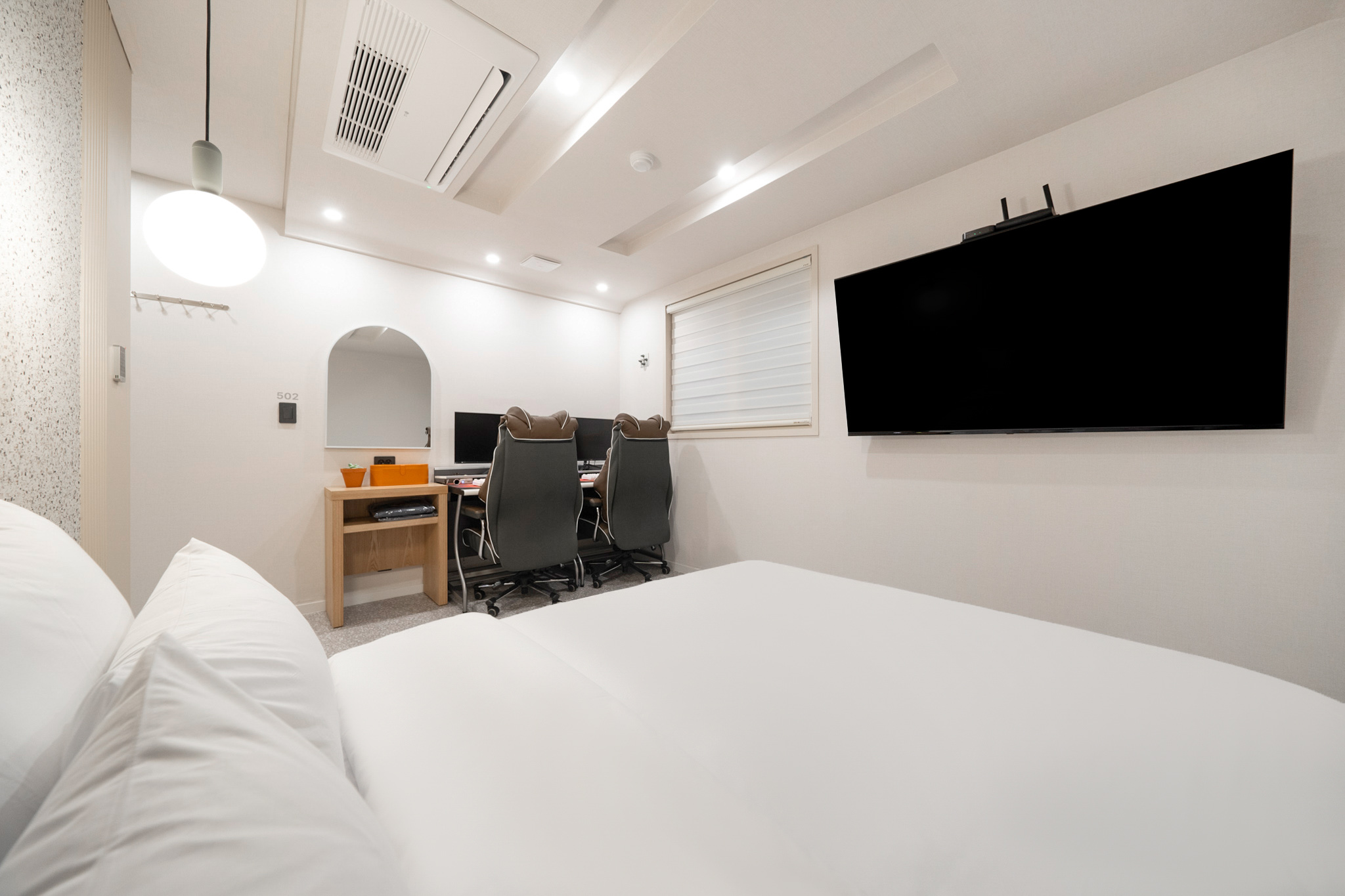 room detail thumbnail 0