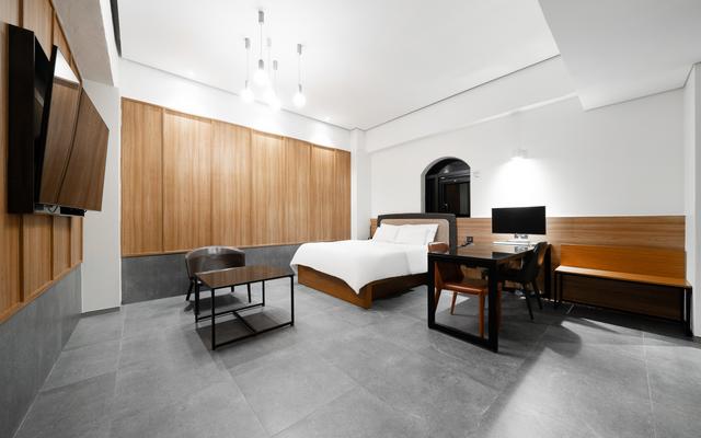 성신여대역 더월(THE WALL)