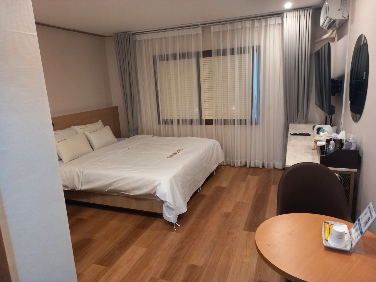 room detail thumbnail 0