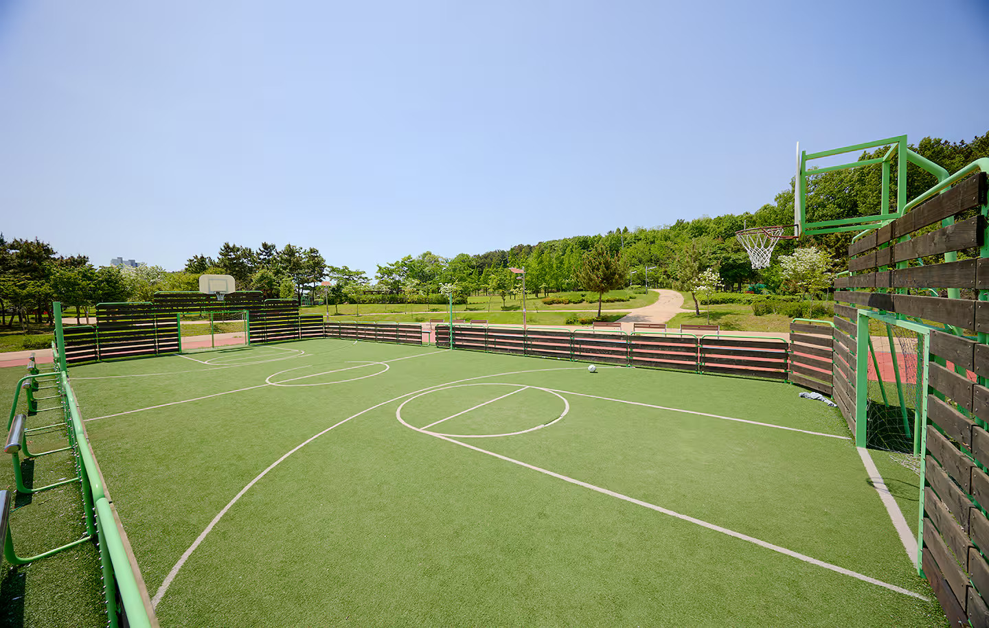 room detail thumbnail 2