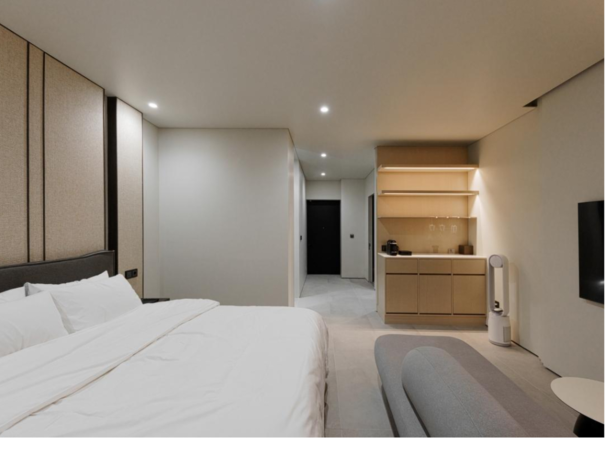 테라스 스위트 - 킹(웰컴라운지, 조식 2인, 인피니티풀 2인, 시몬스침대, IOT객실)