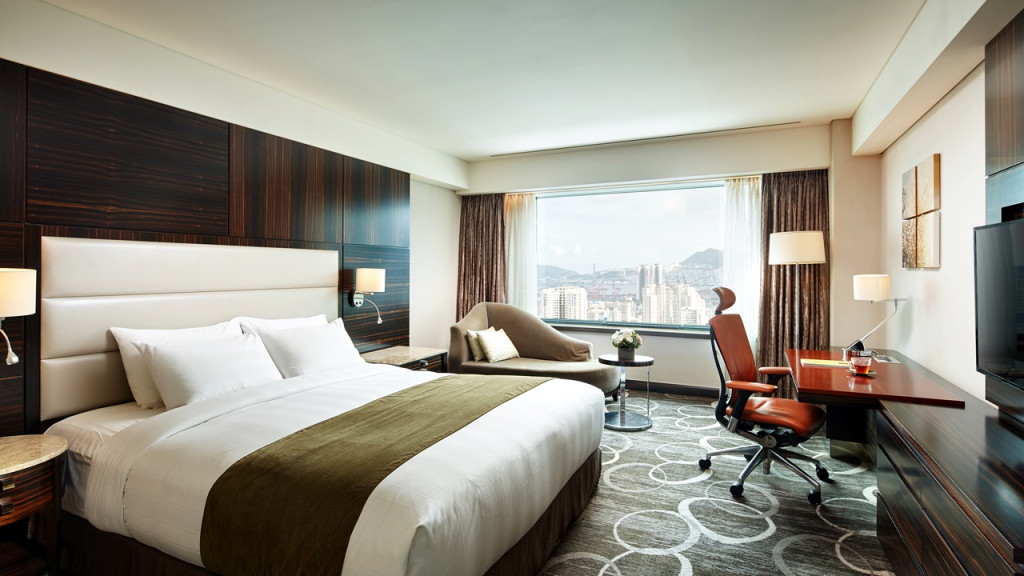 클럽디럭스 더블+라운지 2인혜택(라이브특가★5시간, 수영장 2인+사우나+웰컴 어메니티+와인 1병)