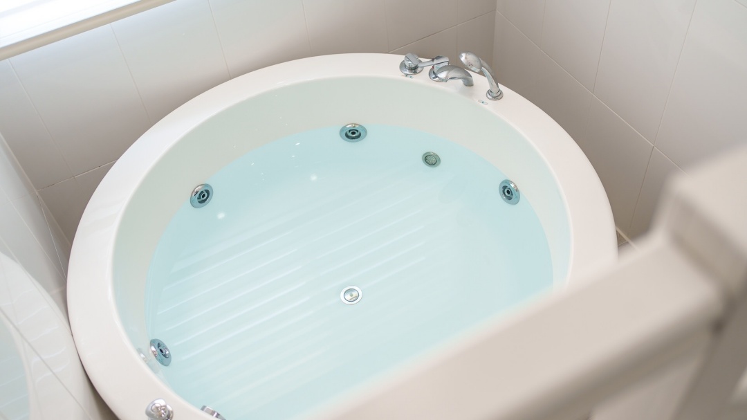 room detail thumbnail 2