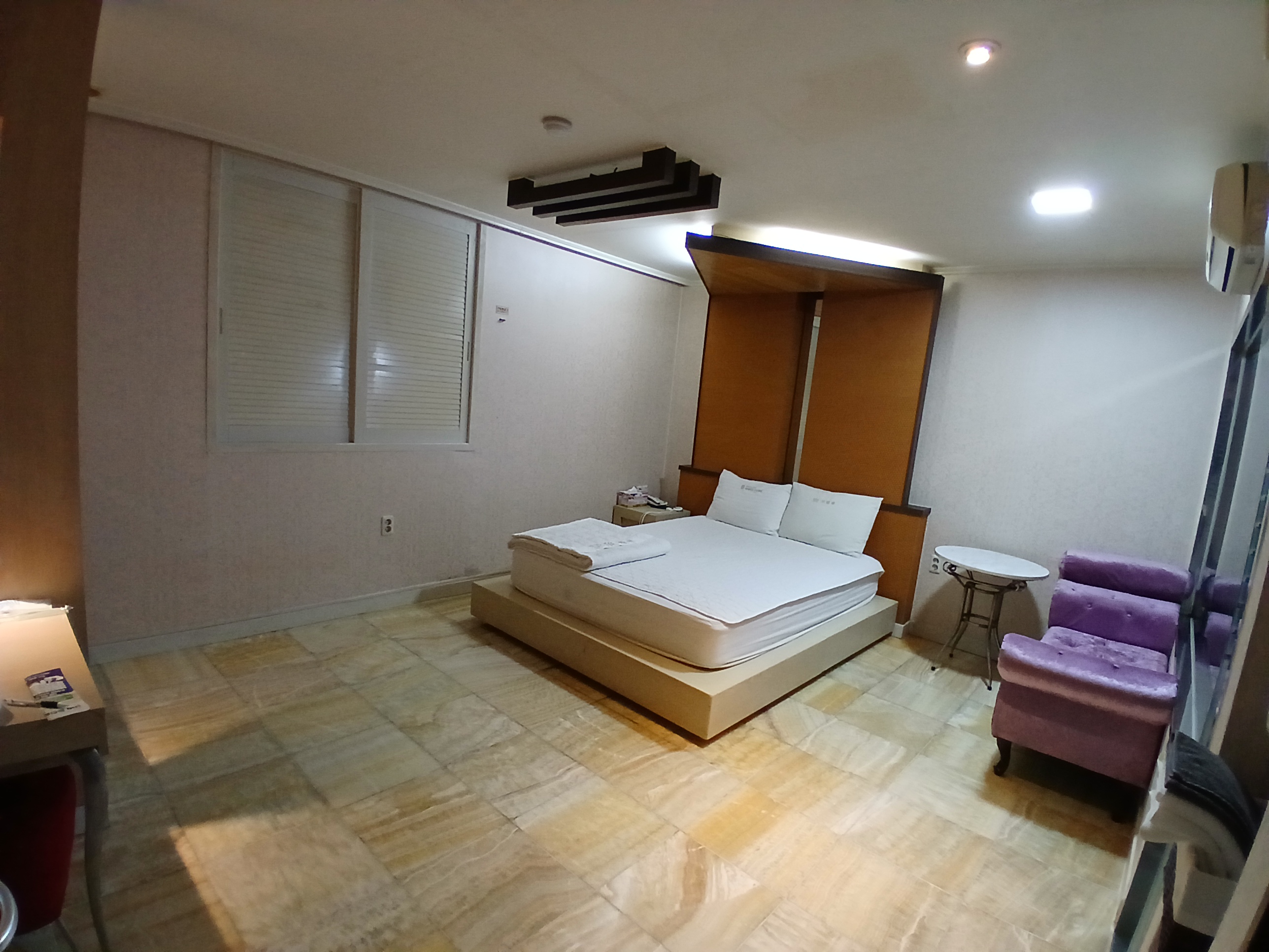 특실(침대 1 - 퀸1)