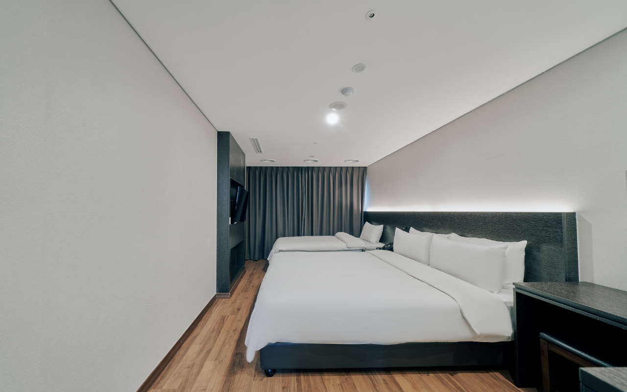 패밀리 트윈(불꽃축제 석식 PKG, 비전망, 리모델링 안 된 (구)객실)