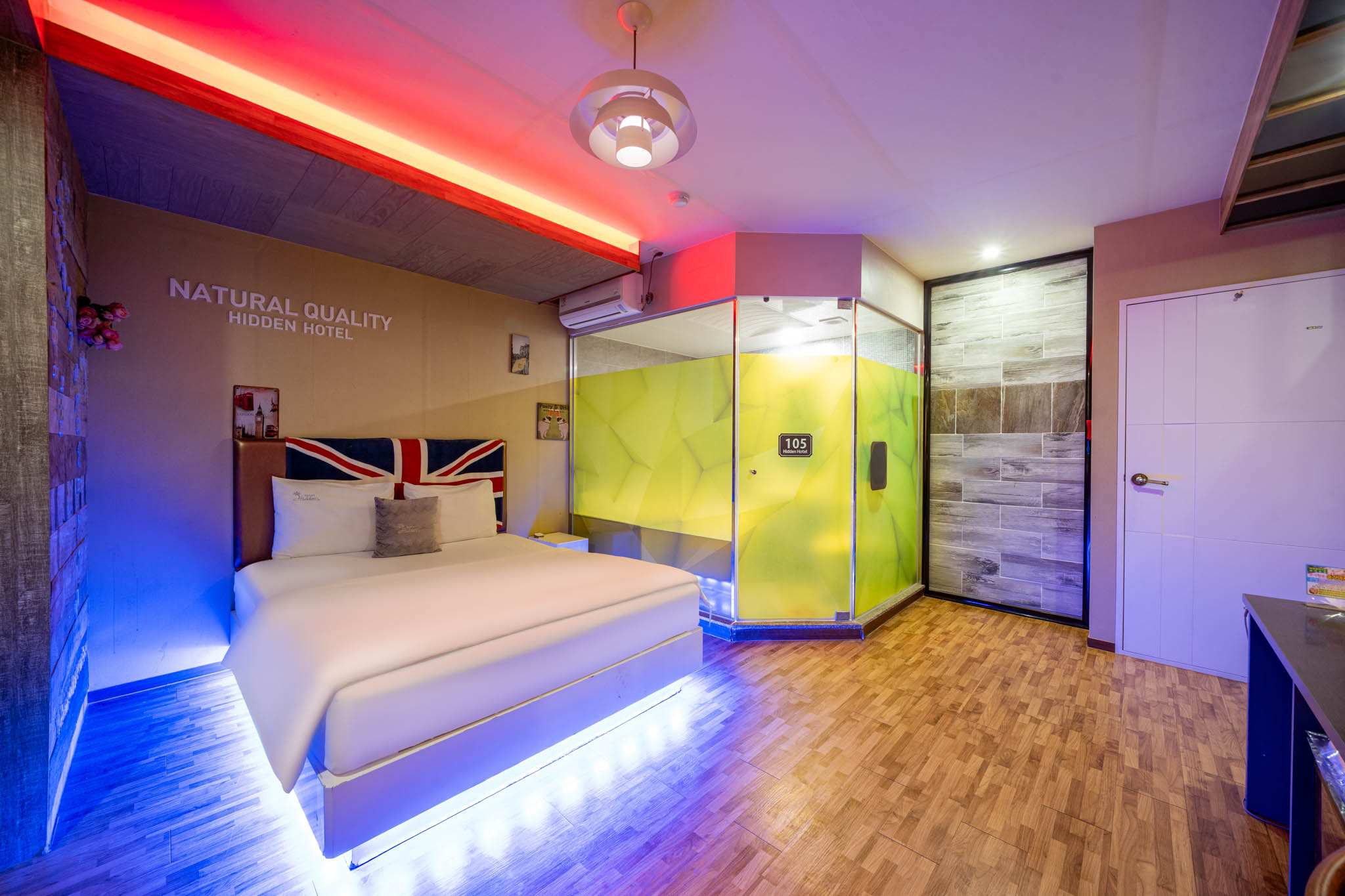 room detail thumbnail 1