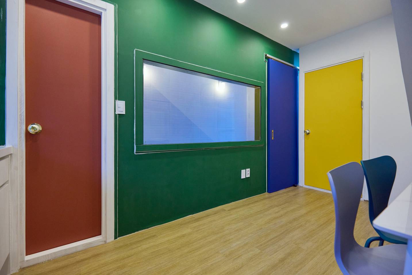 room detail thumbnail 1