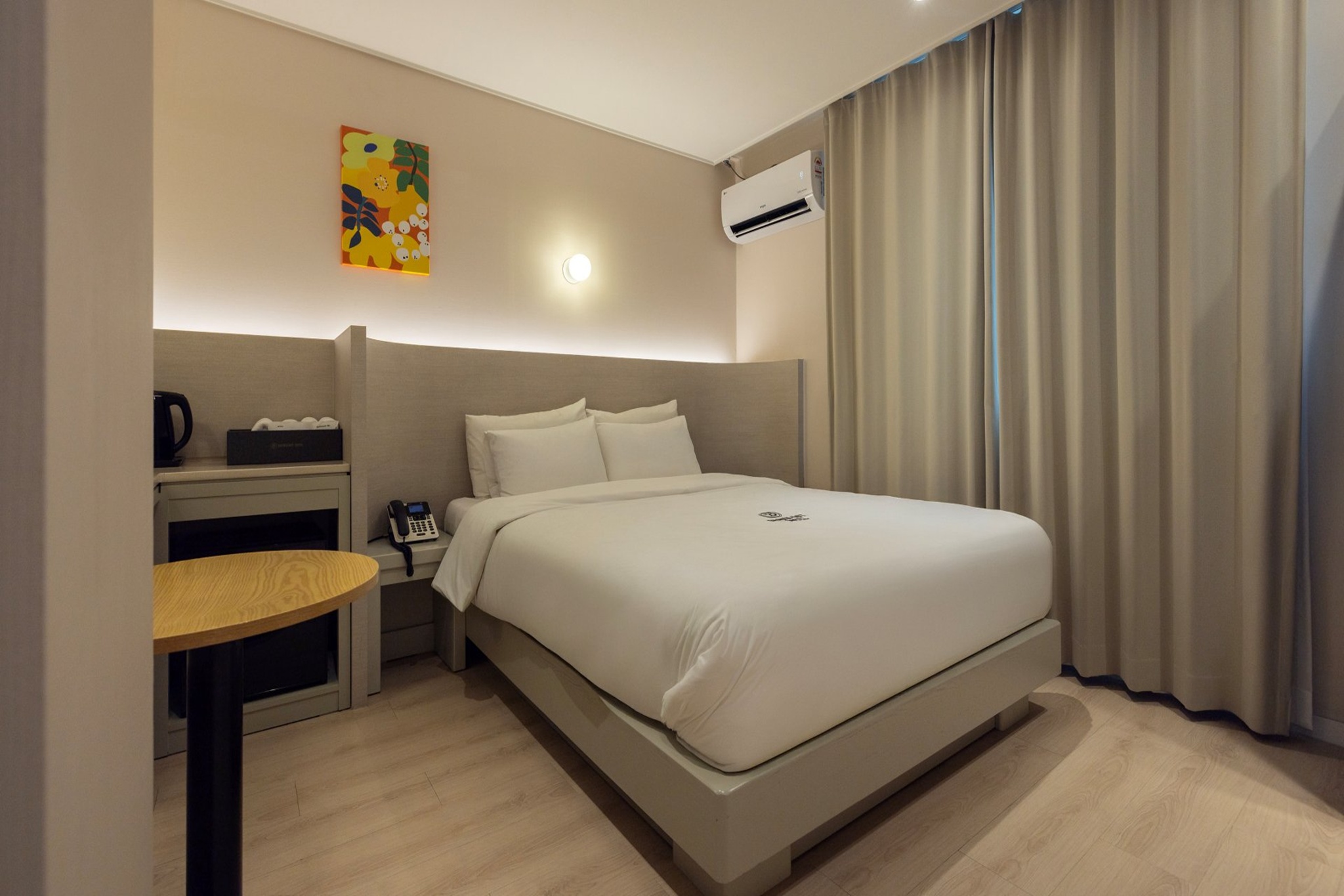 room detail thumbnail 0